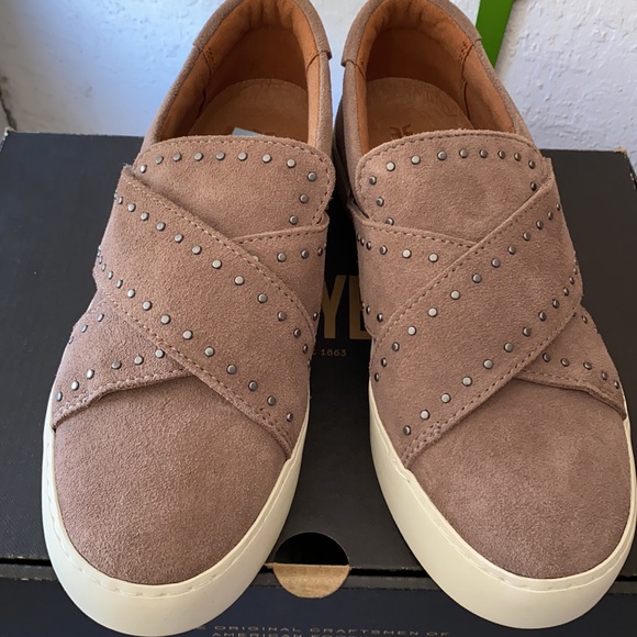 New with box Frye Dusty Rose Slip on Suede Sneaker. Size 6 - Picture 7 of 7